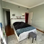Spacieux Et élégant Porte Des Ternes Appartamento