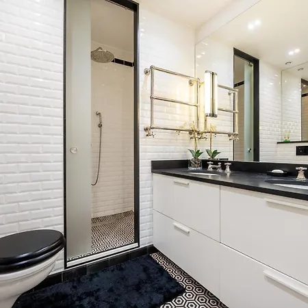 Spacieux Et Elegant Porte Des Ternes Apartment