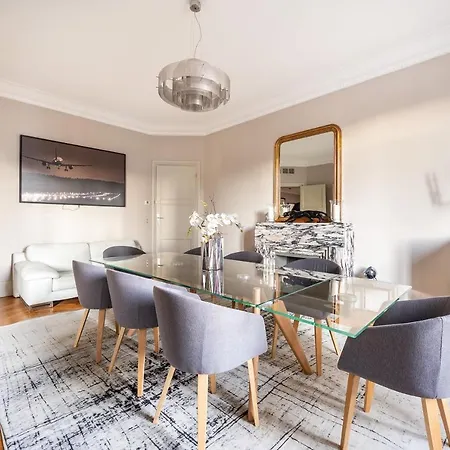 Spacieux Et Elegant Porte Des Ternes Apartment Paris